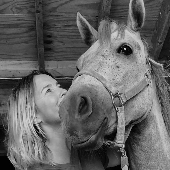 Meet your Posher, Julie - Picture 5 of 17